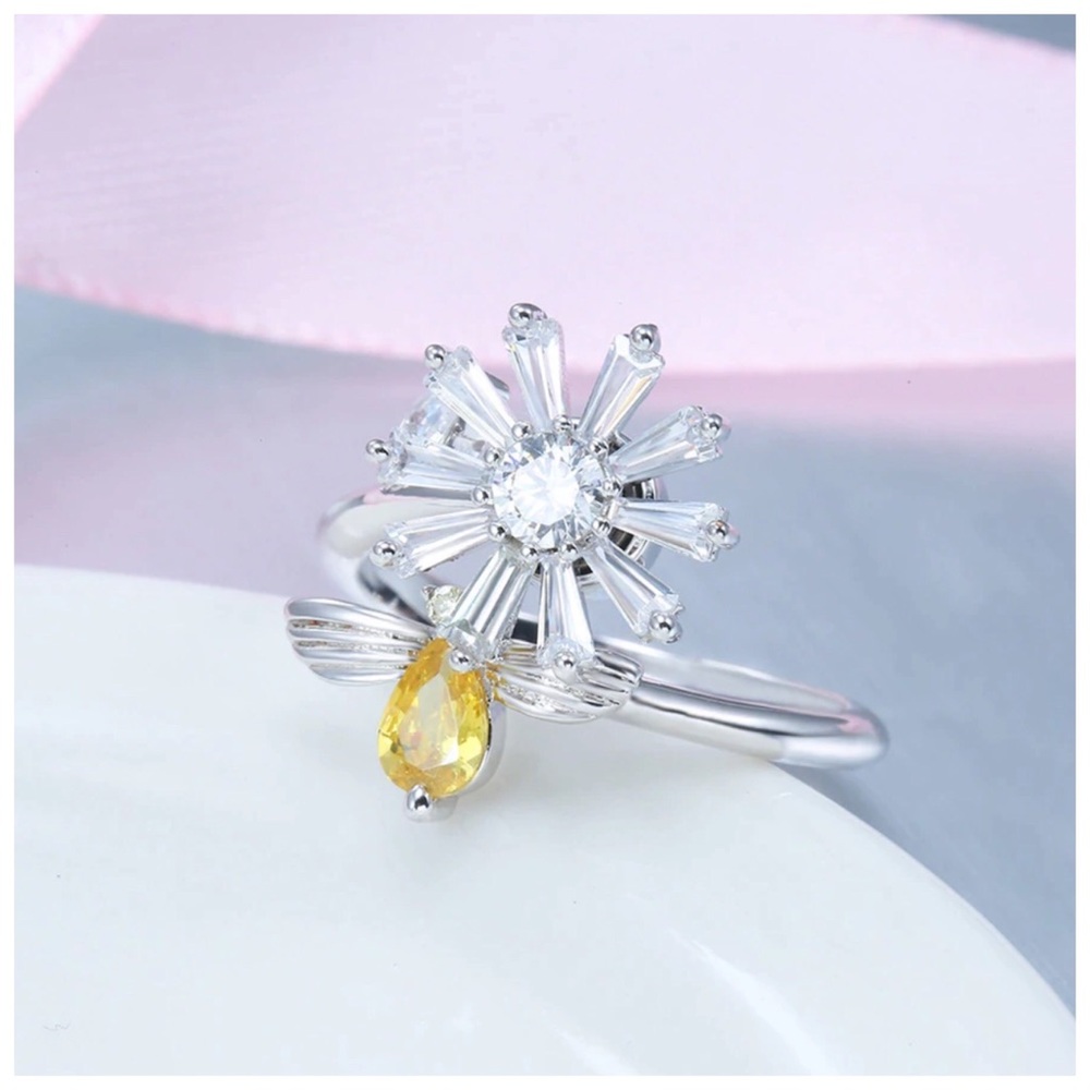 Swarovski Crystals The Giorgi Spin Ring S28 - Picture 4 of 4